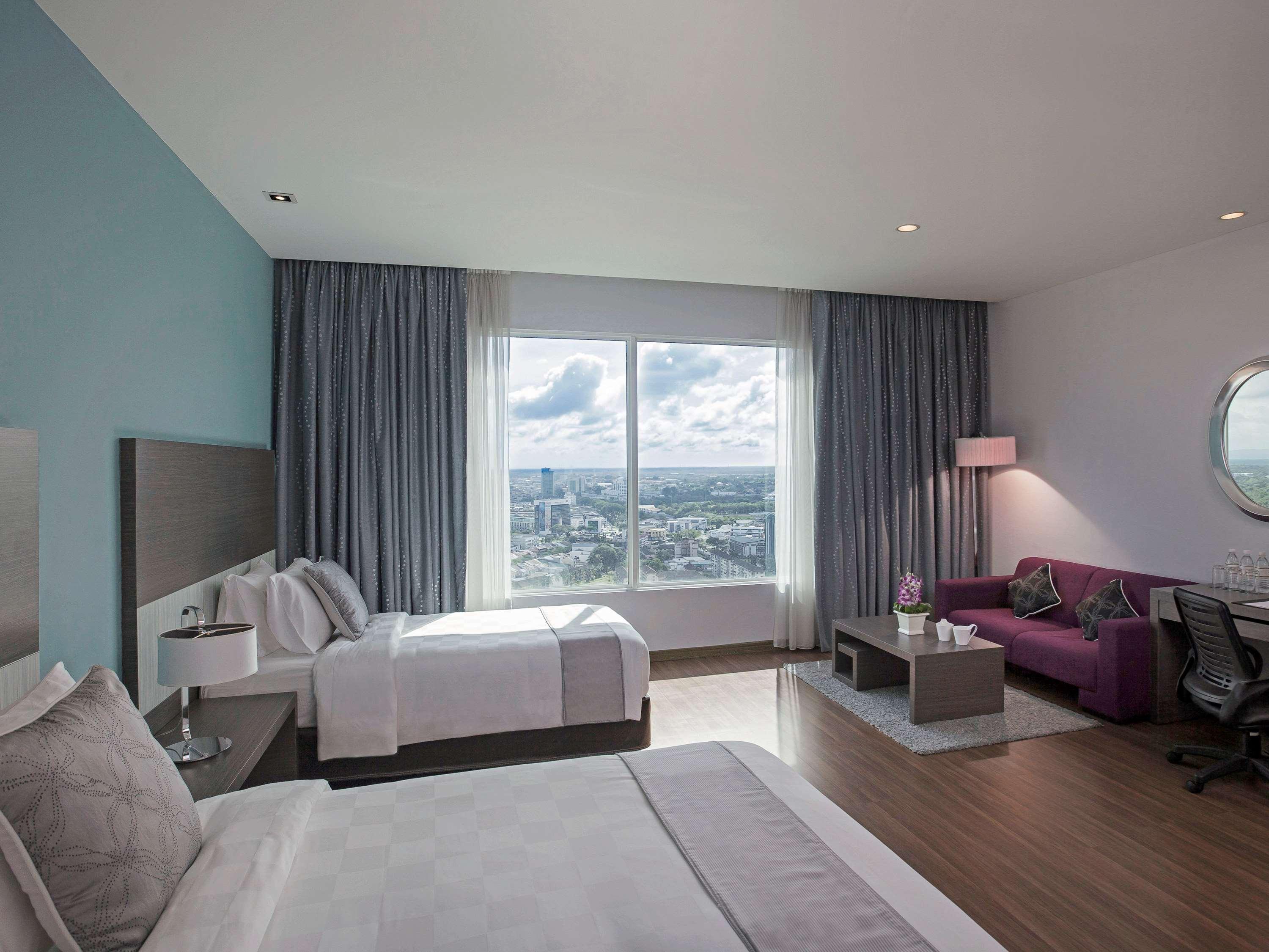 Hotel Pullman Kuching Exterior foto
