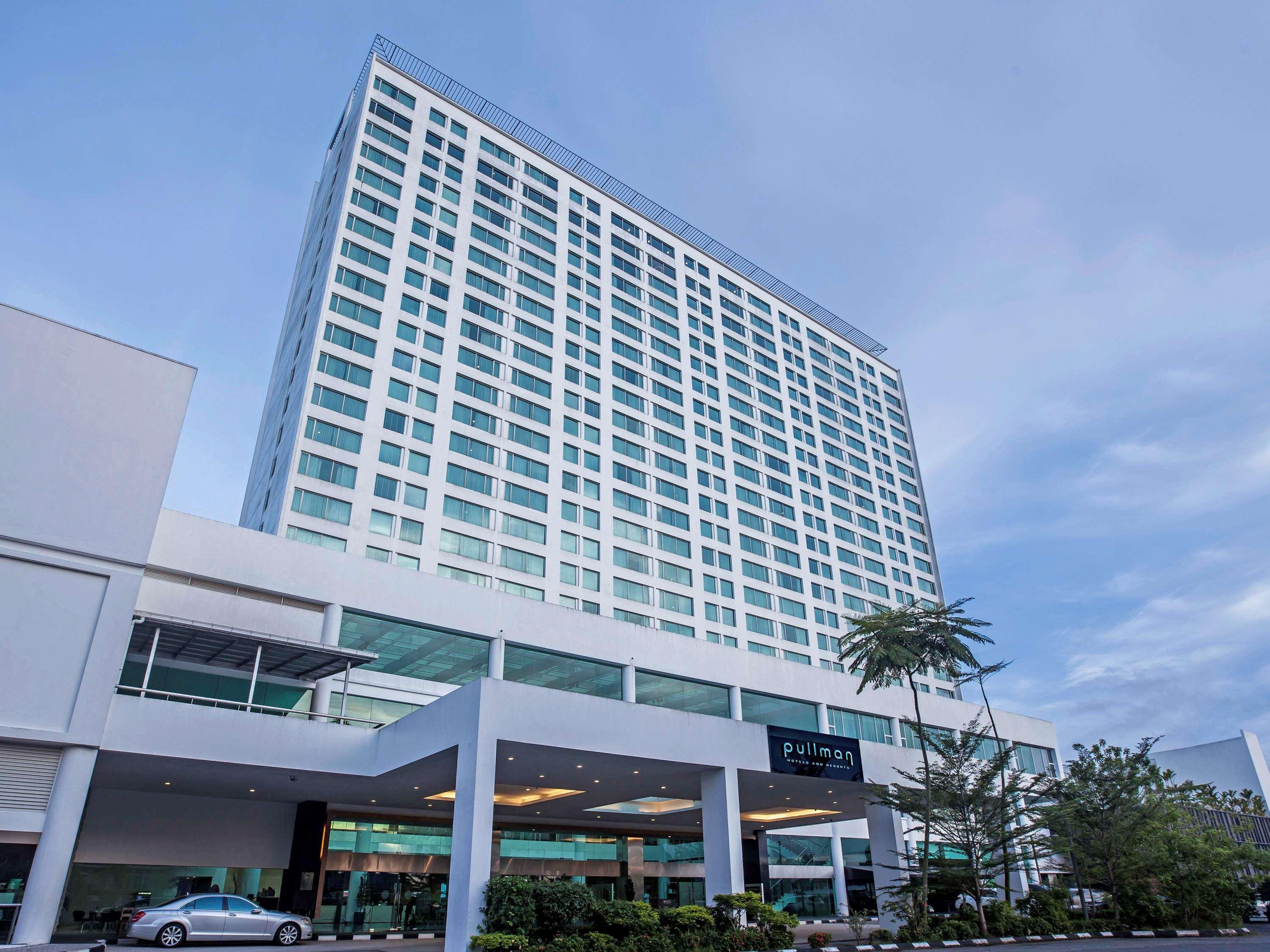 Hotel Pullman Kuching Exterior foto The hotel in 2016